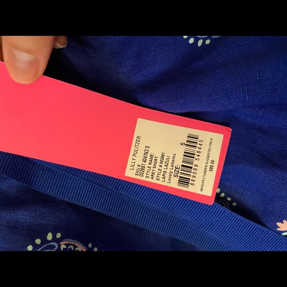 Lilly Pulitzer Arey shorts - Picture 2 of 2